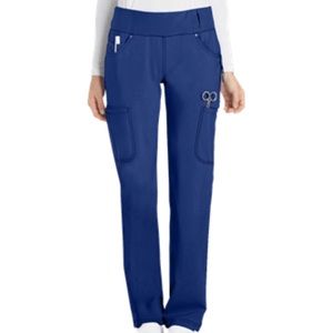 Flattering scrubs 🩺 Cherokee iFlex slim cargo